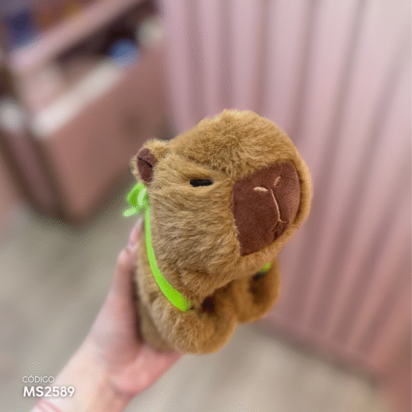 Peluche Capibara para Brazo - Image 4
