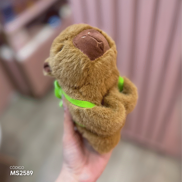 Peluche Capibara para Brazo - Image 3