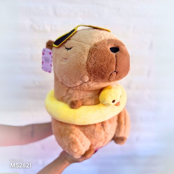 Peluche Capibara con inflador de patito