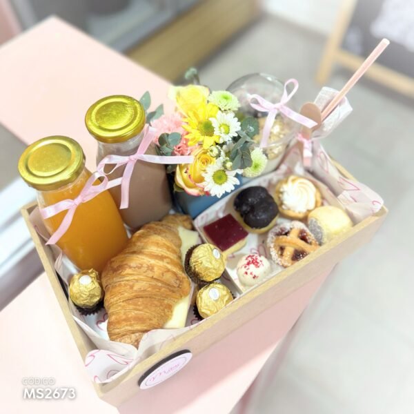 Canasta de Desayuno con Flores - Image 3