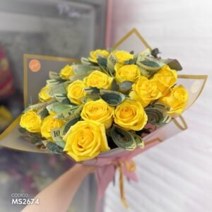 Ramo de 15 rosas amarillas con billetes