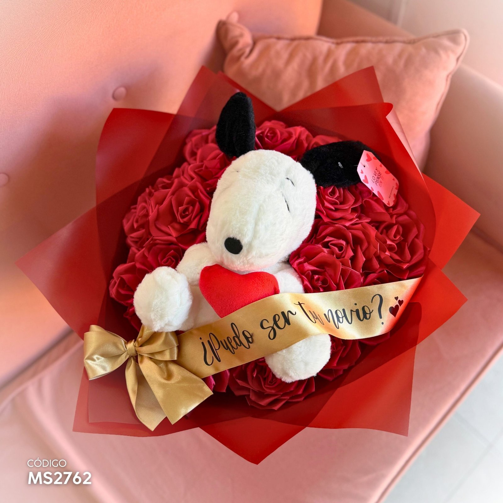 Ramo de Rosas Eternas con Peluche Snoopy - Image 3