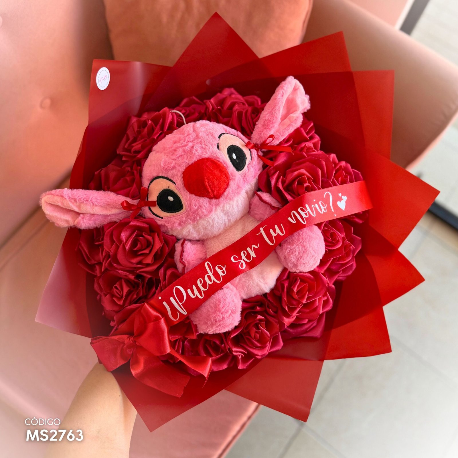 Ramo de Rosas Eternas con Peluche Angel