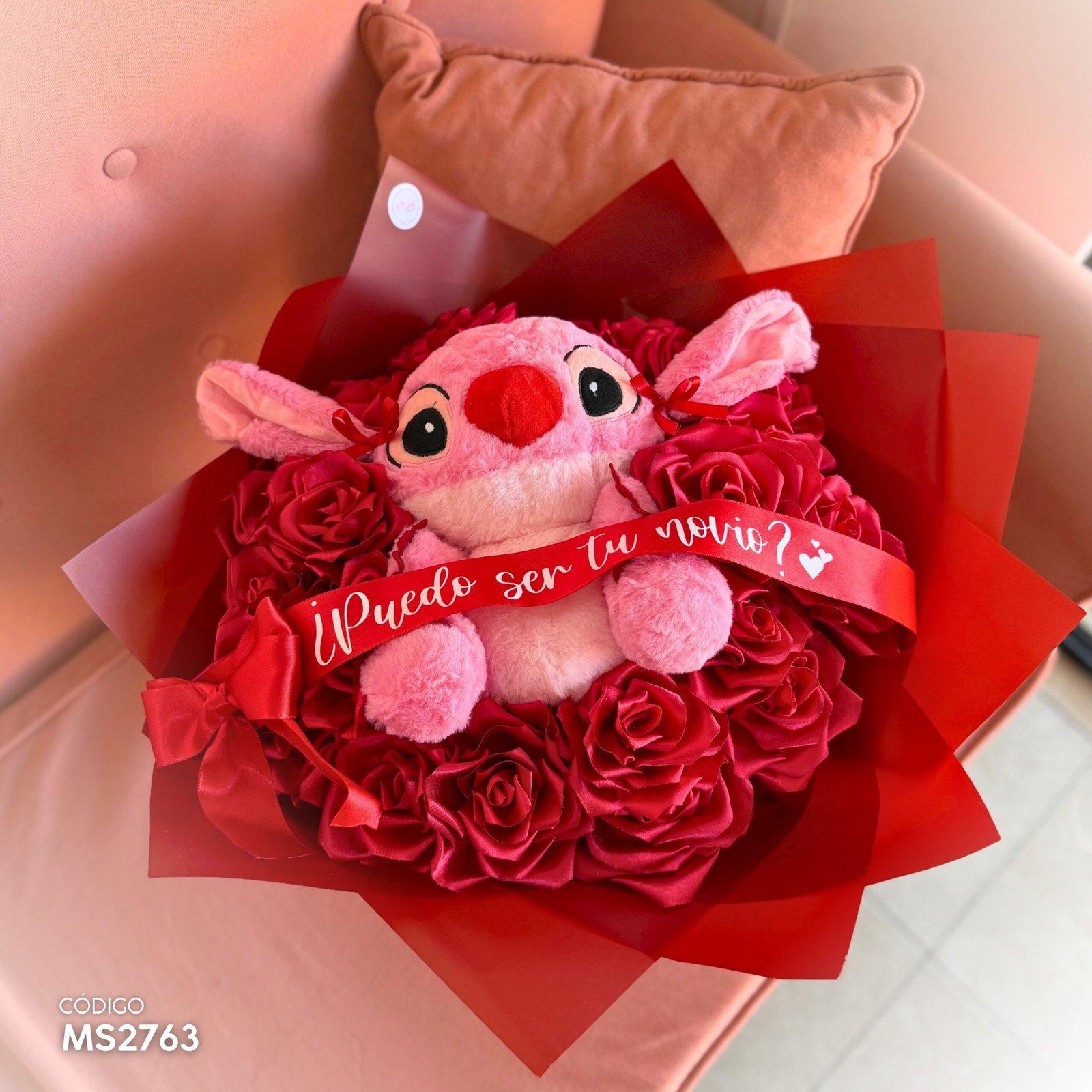 Ramo de Rosas Eternas con Peluche Angel - Image 3